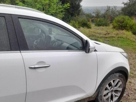 Белый Киа Sportage, объемом двигателя 1 л и пробегом 230 тыс. км за 11400 $, фото 1 на Automoto.ua