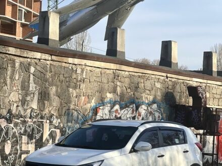 Білий Кіа Sportage, об'ємом двигуна 2 л та пробігом 229 тис. км за 13750 $, фото 1 на Automoto.ua