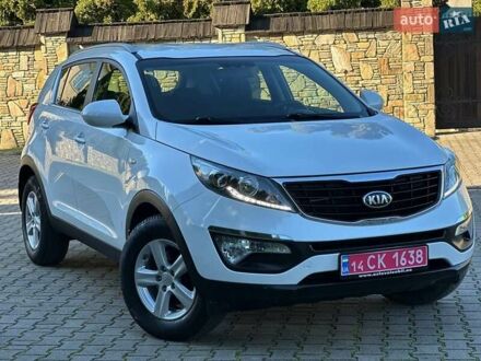 Білий Кіа Sportage, об'ємом двигуна 1.59 л та пробігом 219 тис. км за 12900 $, фото 1 на Automoto.ua