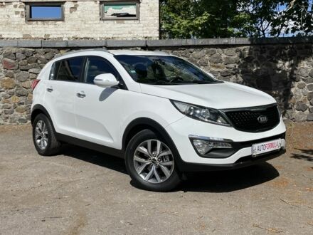 Кіа Sportage 2014 у Києві на Automoto.ua Білий Кіа Sportage, об'ємом двигуна 1.7 л та пробігом 218 тис. км за 14390 $, фото 1 на Automoto.ua