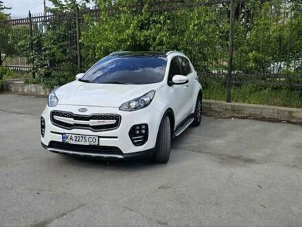 Киа Sportage 2015 в Киеве на Automoto.ua Белый Киа Sportage, объемом двигателя 1.69 л и пробегом 137 тыс. км за 14900 $, фото 1 на Automoto.ua