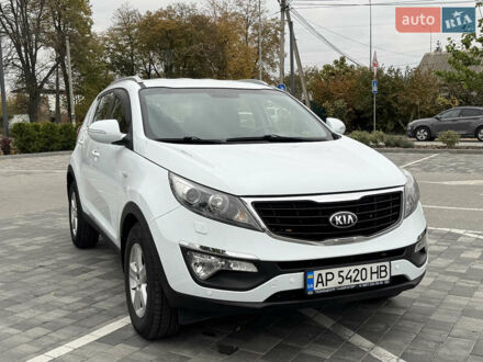 Киа Sportage 2015 в Киеве на Automoto.ua Белый Киа Sportage, объемом двигателя 1.7 л и пробегом 192 тыс. км за 13800 $, фото 1 на Automoto.ua