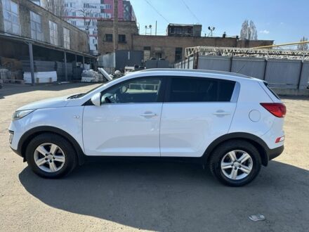 Киа Sportage 2015 в Киеве на Automoto.ua Белый Киа Sportage, объемом двигателя 1.7 л и пробегом 155 тыс. км за 14500 $, фото 1 на Automoto.ua