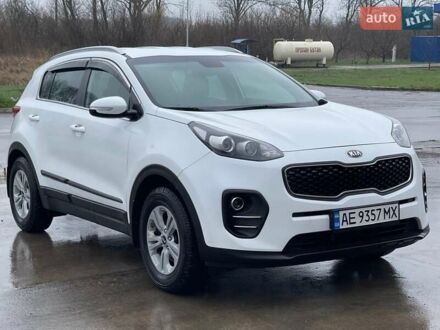 Кіа Sportage 2016 у Синельниковом на Automoto.ua Білий Кіа Sportage, об'ємом двигуна 1.69 л та пробігом 160 тис. км за 16000 $, фото 1 на Automoto.ua