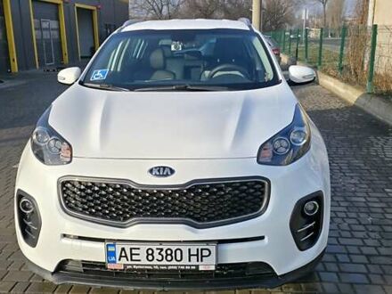 Киа Sportage 2016 в Днепре (Днепропетровске) на Automoto.ua Белый Киа Sportage, объемом двигателя 2 л и пробегом 65 тыс. км за 19000 $, фото 1 на Automoto.ua