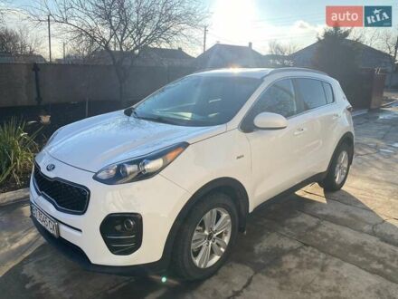 Киа Sportage 2016 в Высокополье на Automoto.ua Белый Киа Sportage, объемом двигателя 2.36 л и пробегом 107 тыс. км за 16300 $, фото 1 на Automoto.ua