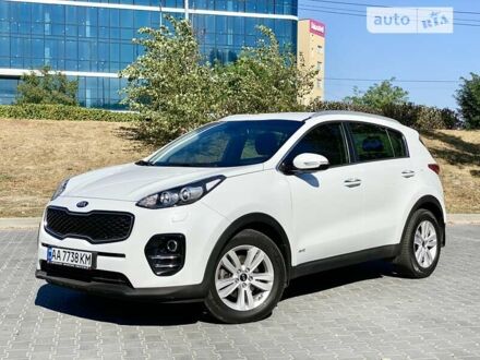 Киа Sportage 2017 в Киеве на Automoto.ua Белый Киа Sportage, объемом двигателя 2 л и пробегом 155 тыс. км за 22800 $, фото 1 на Automoto.ua