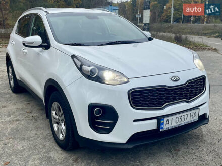 Киа Sportage 2017 в Киеве на Automoto.ua Белый Киа Sportage, объемом двигателя 1.69 л и пробегом 172 тыс. км за 15900 $, фото 1 на Automoto.ua