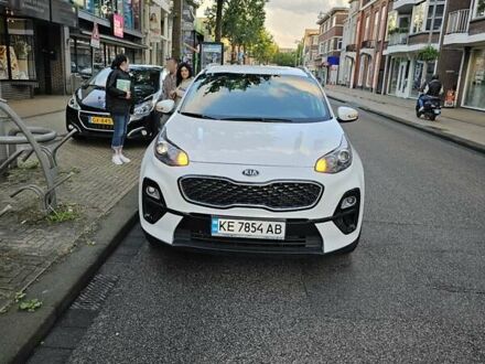 Белый Киа Sportage, объемом двигателя 1.6 л и пробегом 105 тыс. км за 17700 $, фото 1 на Automoto.ua