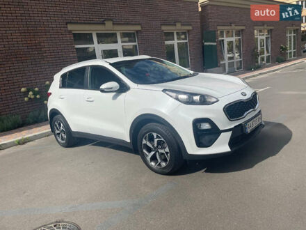 Кіа Sportage 2019 у Києві на Automoto.ua Білий Кіа Sportage, об'ємом двигуна 1.59 л та пробігом 69 тис. км за 18399 $, фото 1 на Automoto.ua