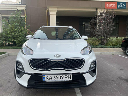 Кіа Sportage 2020 у Києві на Automoto.ua Білий Кіа Sportage, об'ємом двигуна 1.59 л та пробігом 40 тис. км за 18700 $, фото 1 на Automoto.ua
