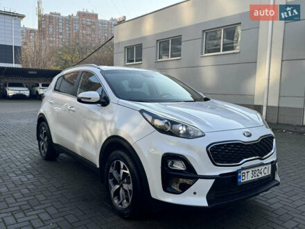 Білий Кіа Sportage, об'ємом двигуна 1.59 л та пробігом 137 тис. км за 16800 $, фото 1 на Automoto.ua