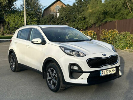 Киа Sportage 2021 в Киеве на Automoto.ua Белый Киа Sportage, объемом двигателя 1.59 л и пробегом 25 тыс. км за 22500 $, фото 1 на Automoto.ua