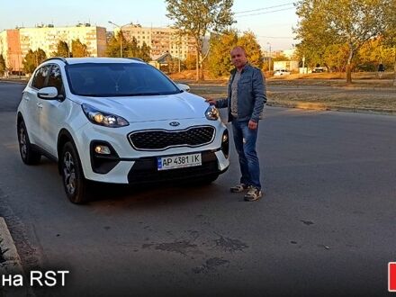 Кіа Sportage 2021 у Запоріжжя на Automoto.ua Білий Кіа Sportage, об'ємом двигуна 1.6 л та пробігом 300 тис. км за 21500 $, фото 1 на Automoto.ua