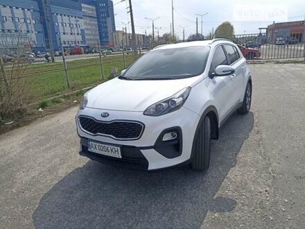 Білий Кіа Sportage, об'ємом двигуна 1.59 л та пробігом 18 тис. км за 21900 $, фото 1 на Automoto.ua