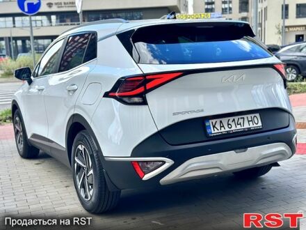 Киа Sportage 2022 в Киеве на Automoto.ua Белый Киа Sportage, объемом двигателя 2 л и пробегом 49 тыс. км за 25700 $, фото 1 на Automoto.ua