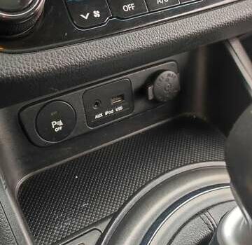 Бежевый Киа Sportage, объемом двигателя 2 л и пробегом 262 тыс. км за 13000 $, фото 16 на Automoto.ua