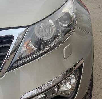 Бежевый Киа Sportage, объемом двигателя 2 л и пробегом 262 тыс. км за 13000 $, фото 1 на Automoto.ua