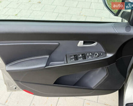 Кіа Sportage 2013 у Вінниці на Automoto.ua Бежевий Кіа Sportage, об'ємом двигуна 2 л та пробігом 92 тис. км за 15800 $, фото 54 на Automoto.ua