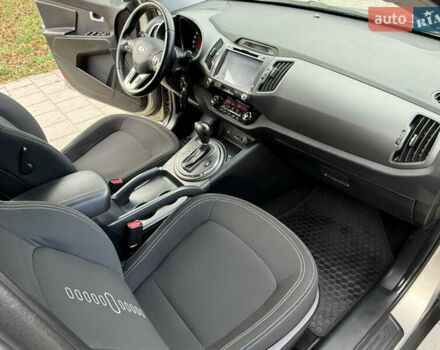 Кіа Sportage 2013 у Вінниці на Automoto.ua Бежевий Кіа Sportage, об'ємом двигуна 2 л та пробігом 92 тис. км за 15800 $, фото 43 на Automoto.ua