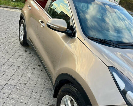 Бежевый Киа Sportage, объемом двигателя 2 л и пробегом 196 тыс. км за 14100 $, фото 5 на Automoto.ua