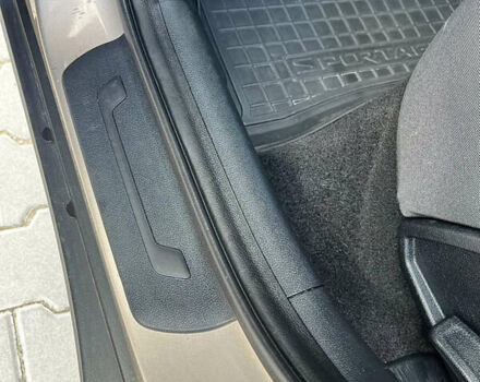 Киа Sportage 2016 в Тернополе на Automoto.ua Бежевый Киа Sportage, объемом двигателя 2 л и пробегом 196 тыс. км за 14300 $, фото 37 на Automoto.ua