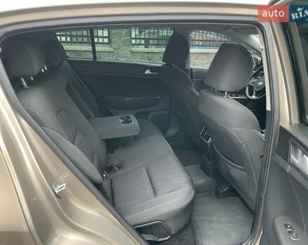 Бежевый Киа Sportage, объемом двигателя 2 л и пробегом 180 тыс. км за 15300 $, фото 11 на Automoto.ua
