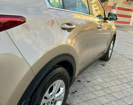 Киа Sportage 2016 в Тернополе на Automoto.ua Бежевый Киа Sportage, объемом двигателя 2 л и пробегом 196 тыс. км за 14300 $, фото 9 на Automoto.ua