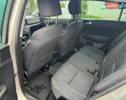 Бежевый Киа Sportage, объемом двигателя 1.69 л и пробегом 97 тыс. км за 18600 $, фото 10 на Automoto.ua