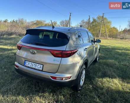 Бежевый Киа Sportage, объемом двигателя 1.69 л и пробегом 218 тыс. км за 15400 $, фото 4 на Automoto.ua