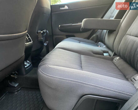 Бежевый Киа Sportage, объемом двигателя 1.69 л и пробегом 83 тыс. км за 18490 $, фото 83 на Automoto.ua