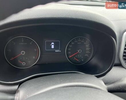 Бежевый Киа Sportage, объемом двигателя 1.69 л и пробегом 97 тыс. км за 18600 $, фото 9 на Automoto.ua