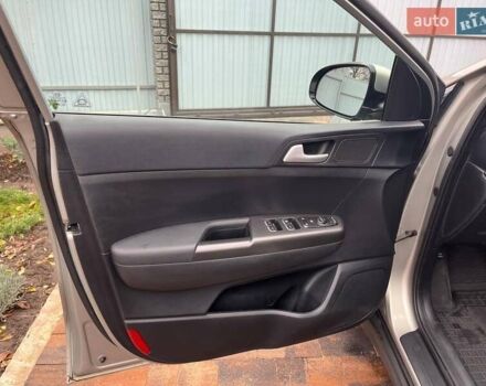 Бежевый Киа Sportage, объемом двигателя 1.69 л и пробегом 97 тыс. км за 18600 $, фото 8 на Automoto.ua