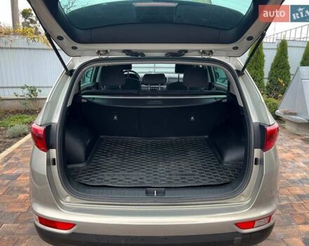 Бежевый Киа Sportage, объемом двигателя 1.69 л и пробегом 97 тыс. км за 18600 $, фото 18 на Automoto.ua