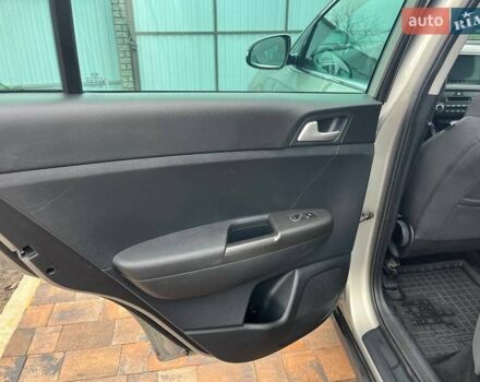 Бежевый Киа Sportage, объемом двигателя 1.69 л и пробегом 97 тыс. км за 18600 $, фото 11 на Automoto.ua