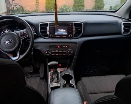 Чорний Кіа Sportage, об'ємом двигуна 2 л та пробігом 127 тис. км за 14950 $, фото 4 на Automoto.ua