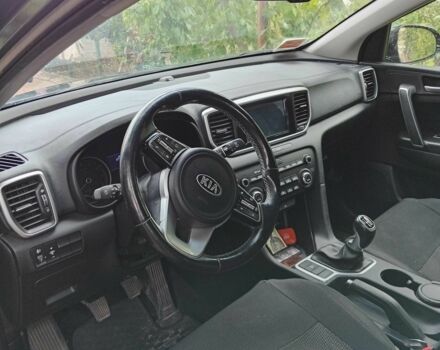 Чорний Кіа Sportage, об'ємом двигуна 1.6 л та пробігом 70 тис. км за 16000 $, фото 2 на Automoto.ua