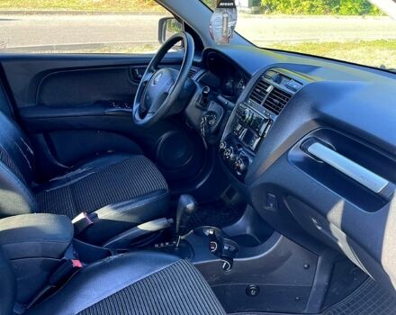 Черный Киа Sportage, объемом двигателя 2 л и пробегом 205 тыс. км за 7500 $, фото 7 на Automoto.ua