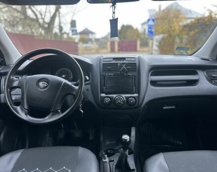 Черный Киа Sportage, объемом двигателя 2 л и пробегом 262 тыс. км за 5350 $, фото 16 на Automoto.ua