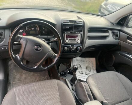 Черный Киа Sportage, объемом двигателя 2 л и пробегом 161 тыс. км за 4300 $, фото 6 на Automoto.ua