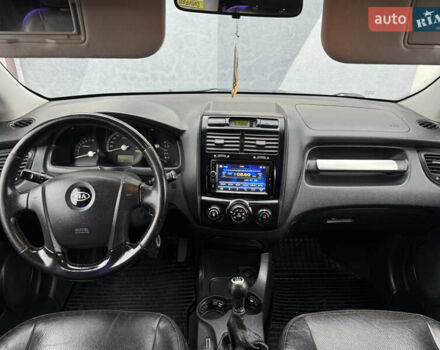 Черный Киа Sportage, объемом двигателя 2 л и пробегом 370 тыс. км за 6500 $, фото 18 на Automoto.ua