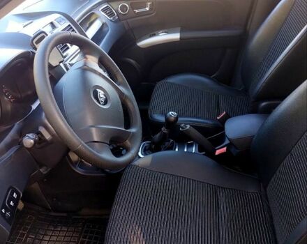 Чорний Кіа Sportage, об'ємом двигуна 2 л та пробігом 197 тис. км за 6900 $, фото 3 на Automoto.ua