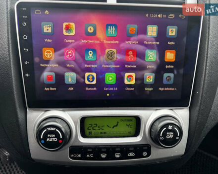 Чорний Кіа Sportage, об'ємом двигуна 2 л та пробігом 250 тис. км за 8300 $, фото 28 на Automoto.ua