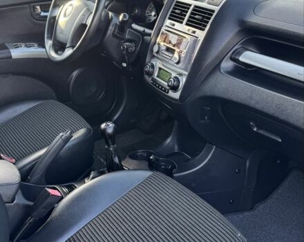 Чорний Кіа Sportage, об'ємом двигуна 2 л та пробігом 178 тис. км за 8800 $, фото 17 на Automoto.ua