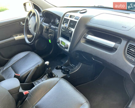 Черный Киа Sportage, объемом двигателя 2 л и пробегом 171 тыс. км за 8599 $, фото 7 на Automoto.ua