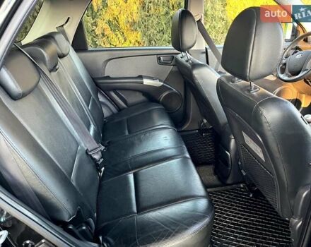 Черный Киа Sportage, объемом двигателя 2 л и пробегом 226 тыс. км за 8800 $, фото 6 на Automoto.ua