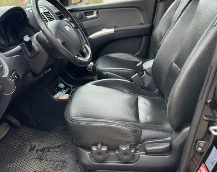 Чорний Кіа Sportage, об'ємом двигуна 1.99 л та пробігом 257 тис. км за 8500 $, фото 39 на Automoto.ua