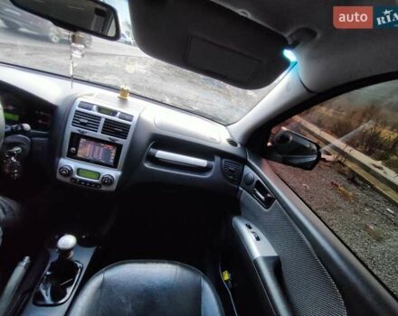 Кіа Sportage 2008 у Межгорье на Automoto.ua Чорний Кіа Sportage, об'ємом двигуна 2 л та пробігом 231 тис. км за 8300 $, фото 4 на Automoto.ua