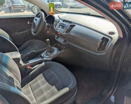Чорний Кіа Sportage, об'ємом двигуна 2 л та пробігом 271 тис. км за 10500 $, фото 7 на Automoto.ua