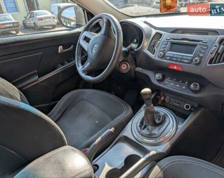 Чорний Кіа Sportage, об'ємом двигуна 2 л та пробігом 271 тис. км за 10500 $, фото 6 на Automoto.ua